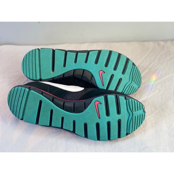 Nike Pink Victoria Shoes - Picture 3 of 5